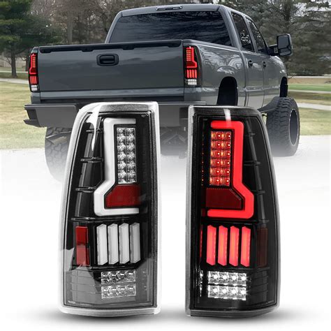 2006 silverad tail light